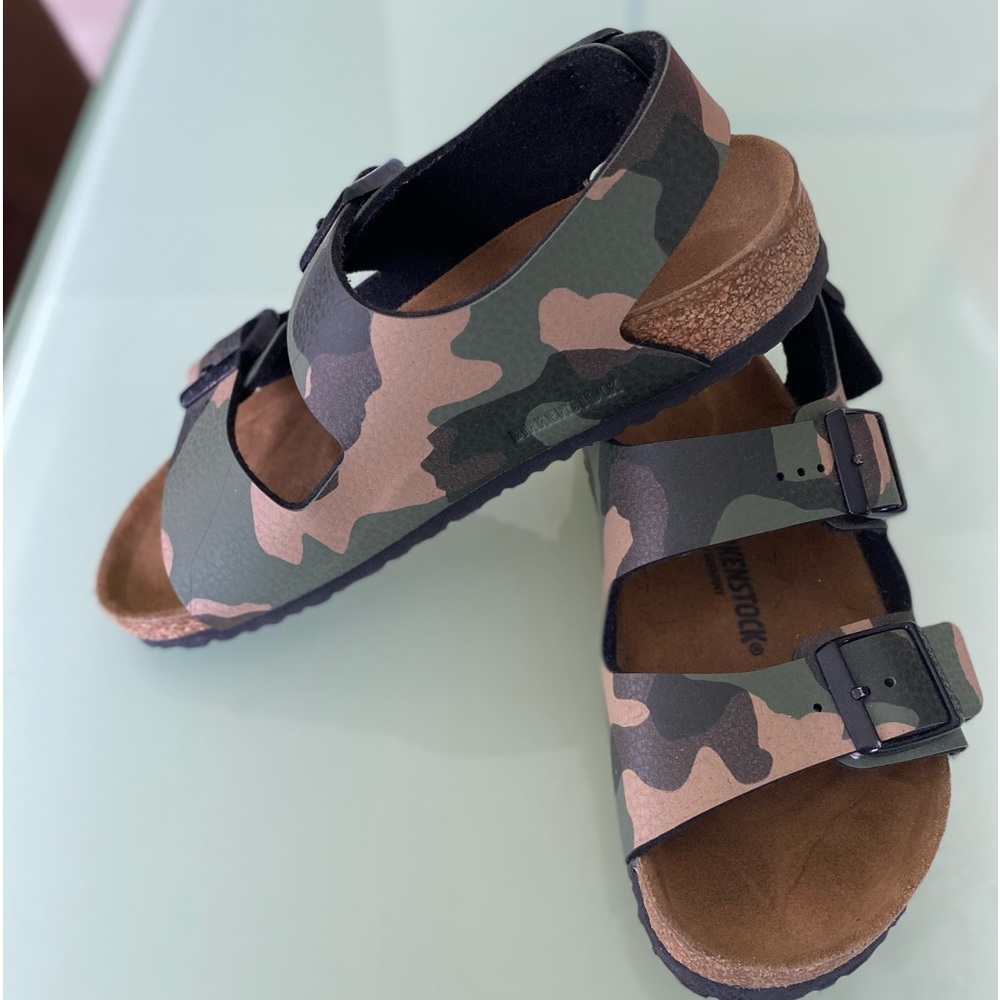 Trending kids Camo Birkenstock’s